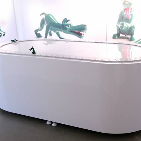 月牙式動態展示台應用於展覽